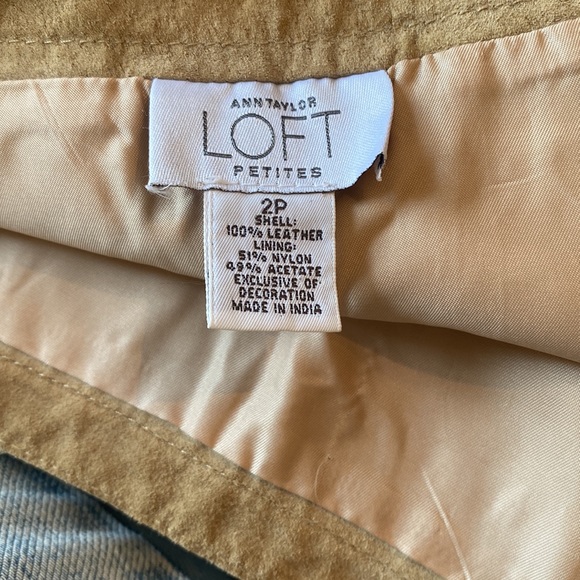 Ann Taylo Loft Leather Skirt/ Size 2 - Picture 5 of 5